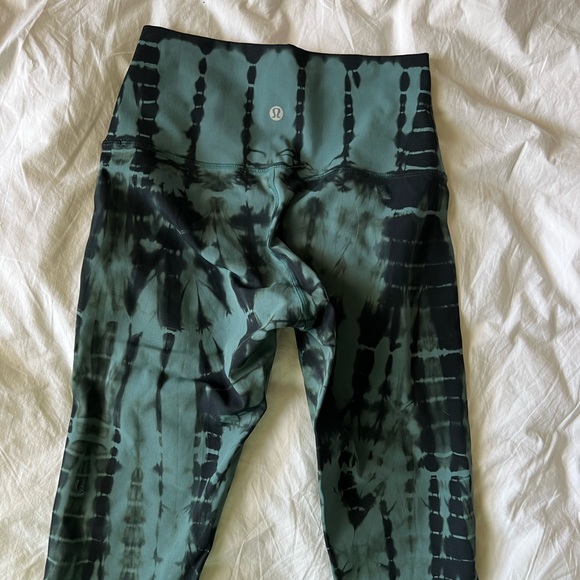 Lulu Wunder Under Leggings - Picture 3 of 4